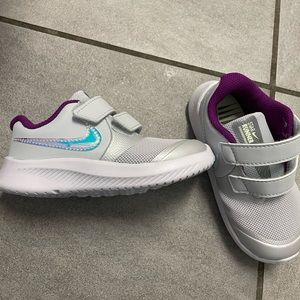 Brand New Nike Star Runner 2 sneakers size 7c